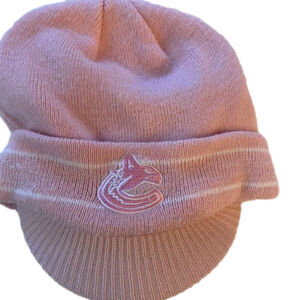 Vancouver Canucks Youth Pink Brimmed Knit Toque 🥅 NHL official🥅